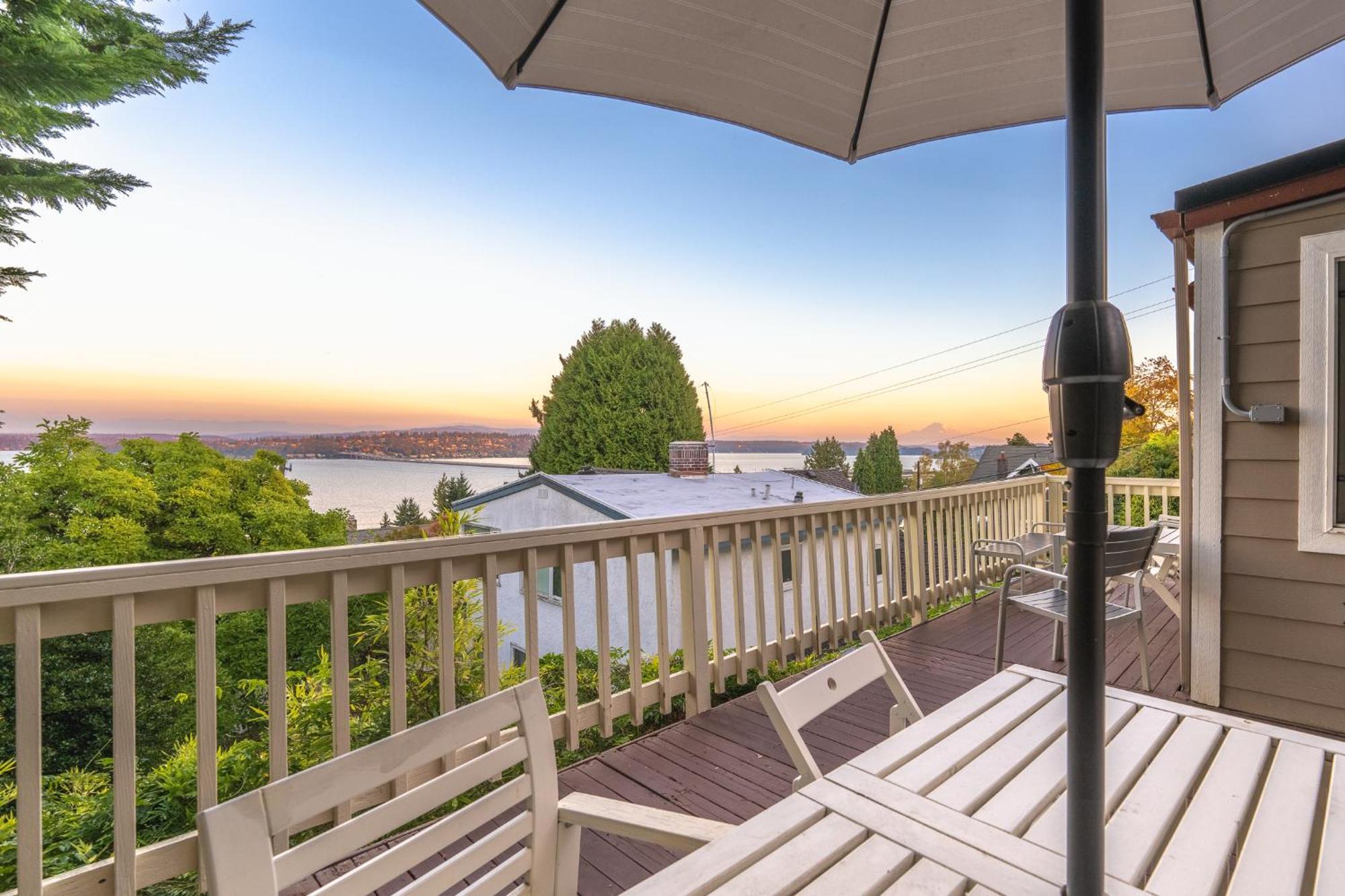 Sunrise On Lake Washington Vila Seattle Exterior foto