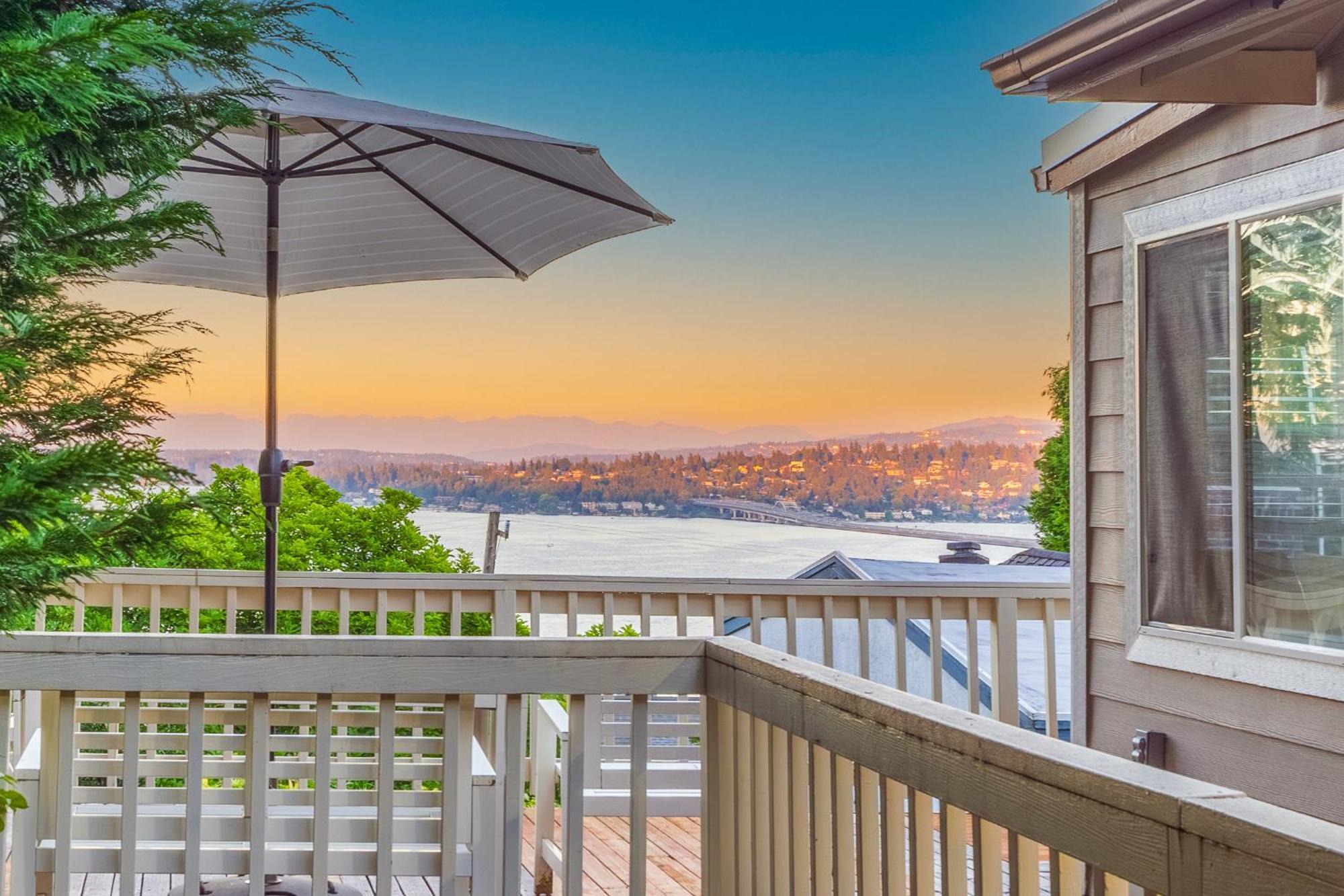 Sunrise On Lake Washington Vila Seattle Exterior foto